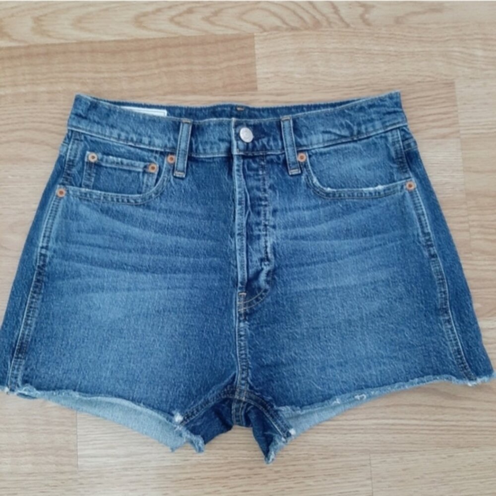 Gap  Womens Cheeky Sky high Waist Short Sz 29/8 petite